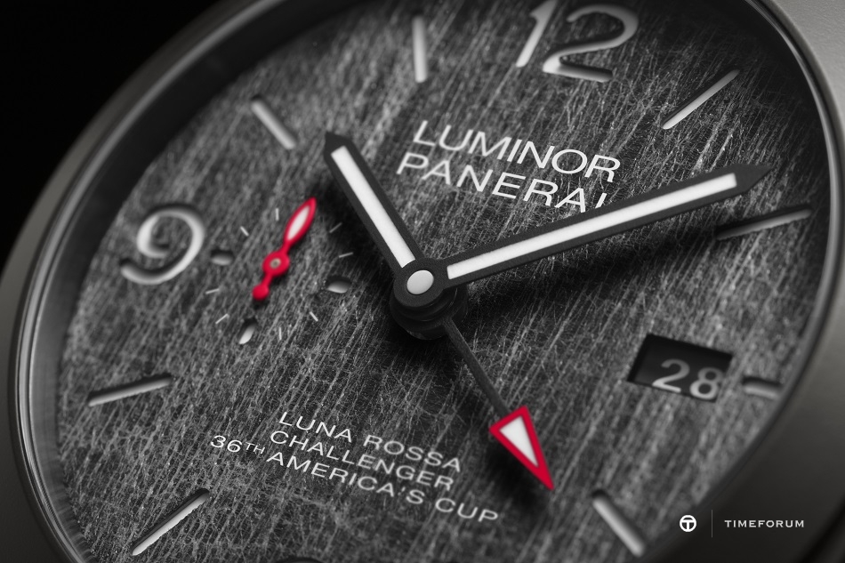 pam01036-panerai-luminor-luna-rossa-1.jpg