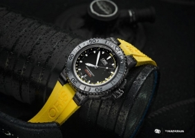 오리스, 아퀴스 뎁스 게이지 블랙 DLC(Aquis Depth Gauge Black DLC)