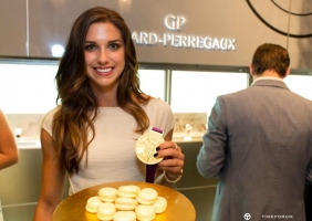 Alex Morgan 과 Girard-Perregaux